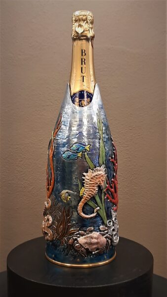 Detail of the Champagne Bottle Cover Aquarium