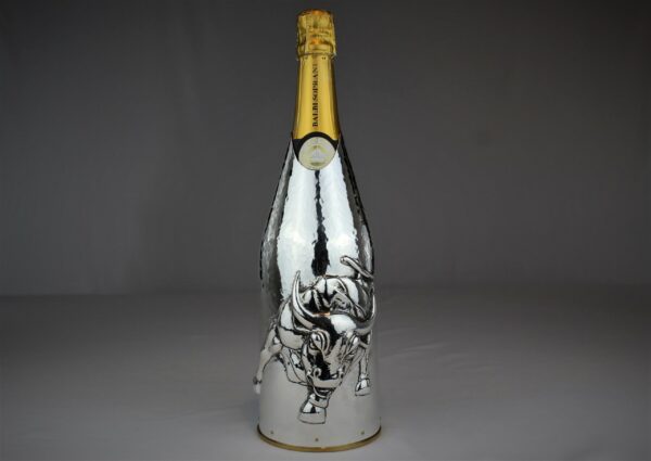 Front of the Champagne bottle cover "Wall Street"