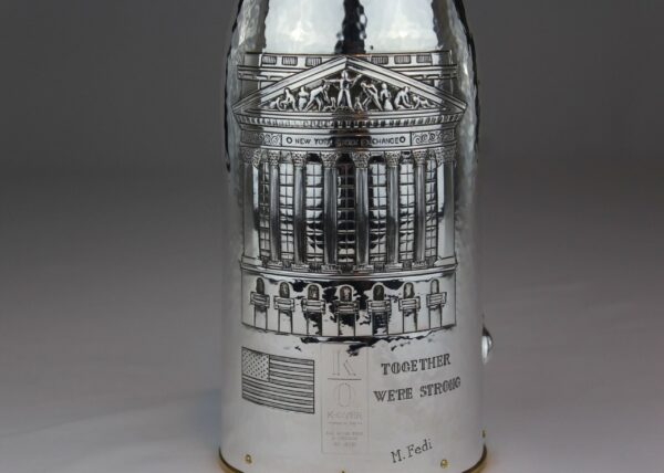 Detail of the Champagne bottle cover "Wall Street"